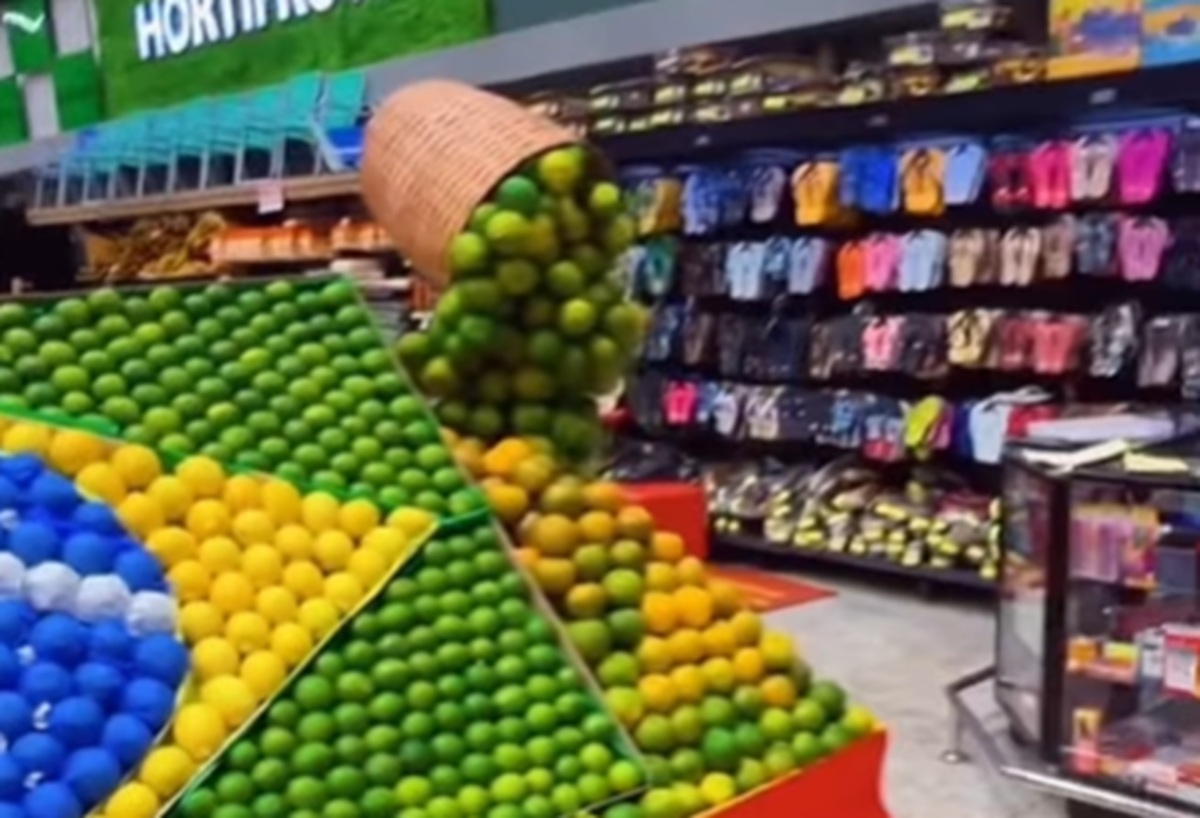 Empresário transforma setor de hortifruti em torcida para o Brasil e viraliza; veja vídeo