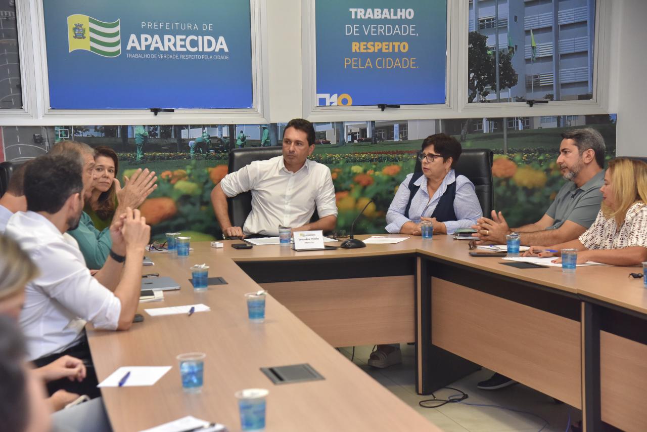 Vilela destrava progressões e beneficia mais de 3,3 mil servidores da Educação