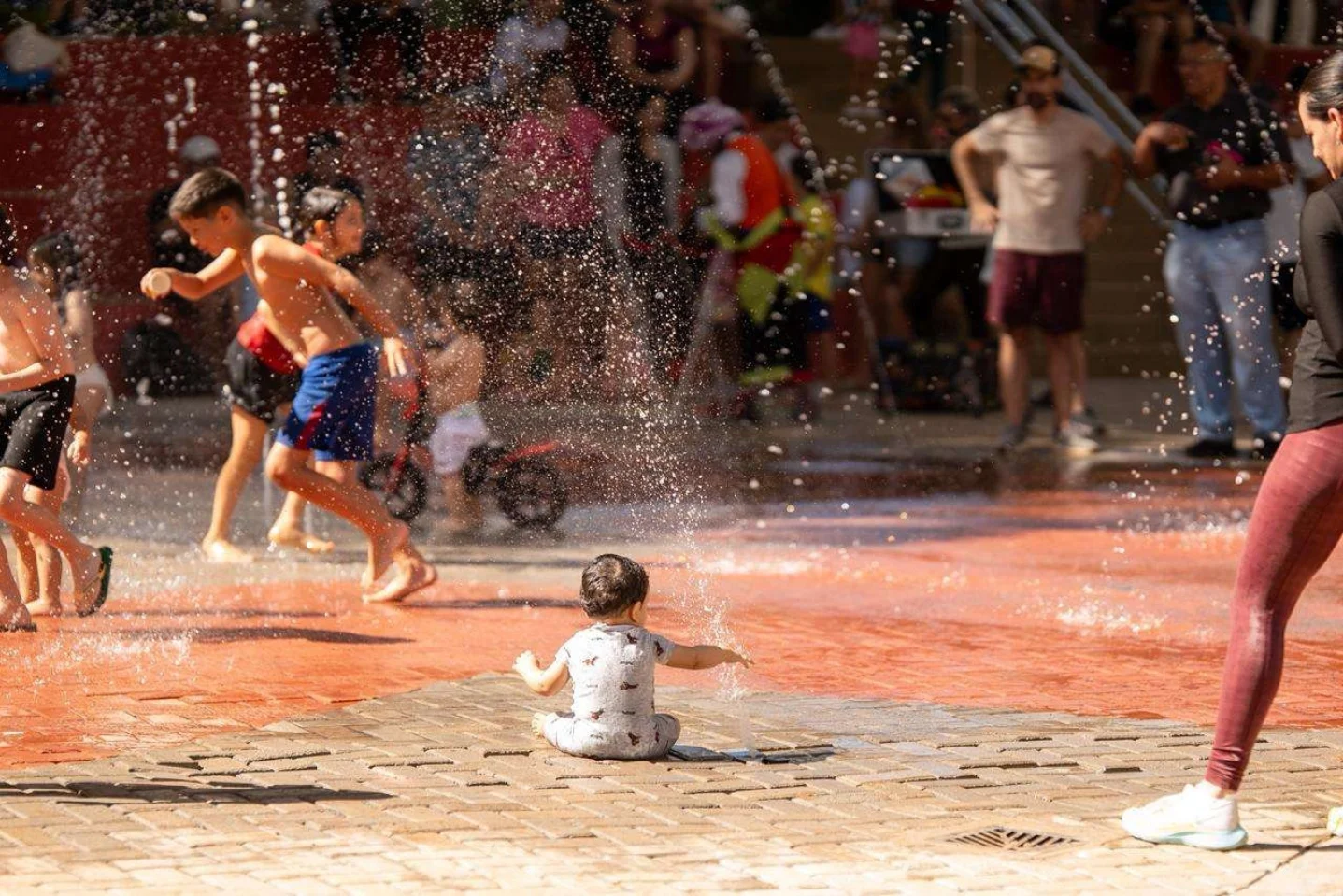 Imagem destacada do post: VÍDEO: ‘Espaço Gentileza’ reúne parquinho, espaço pet e quadras de areia; conheça