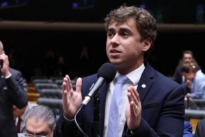 “Vocês são canalhas”, dispara Nikolas contra governistas após votar ‘sim’