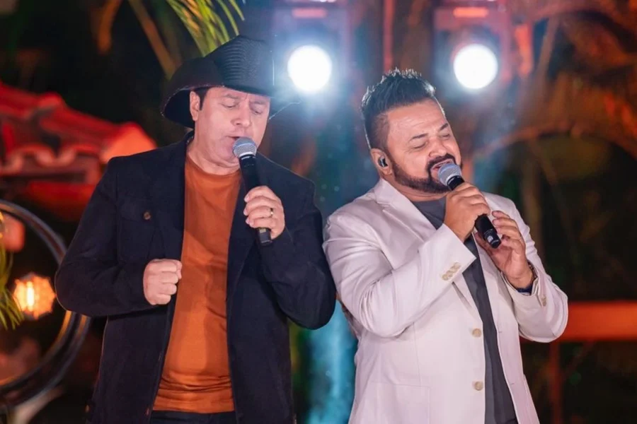 Imagem destacada do post: Cantor Ray, da dupla com Renan, é internado em UTI de Goiânia após passar mal
