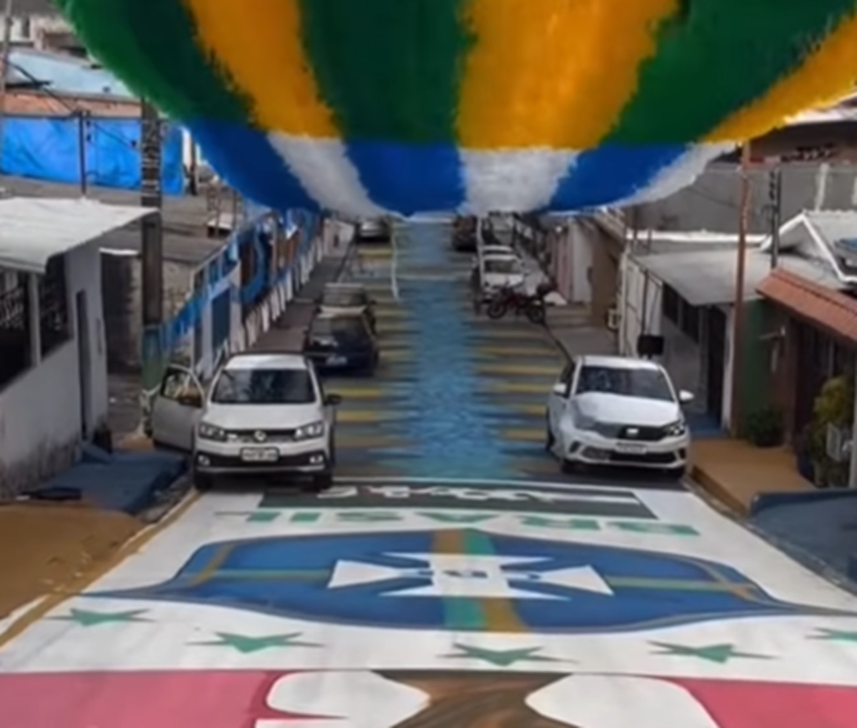 Imagem destacada do post: ‘Rua da Copa’, em Manaus, encanta como uma das mais coloridas do país; veja vídeo