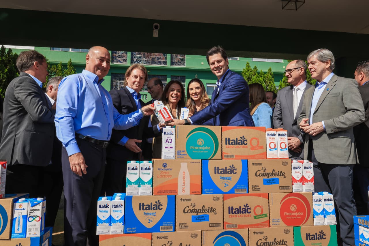 Estado recebe doação de 61 mil litros de leite para entidades sociais de Goiás