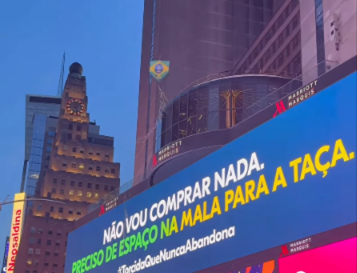 Brasileiro solta pipa na Times Square e vídeo ganha o mundo: “a nossa energia é caótica”