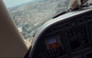 Piloto mostra pouso em um dos aeroportos mais tensos do país; saiba qual [vídeo]