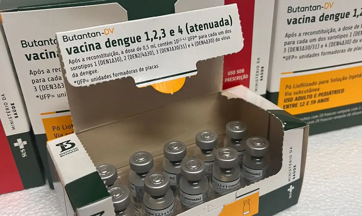Governo suspende vacina contra dengue do Butantan e investiga casos adversos