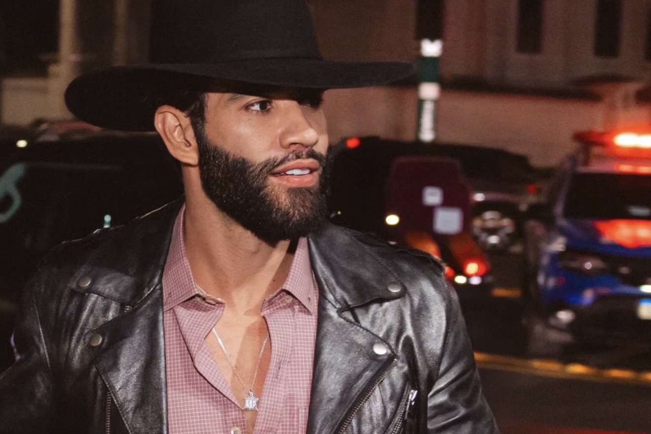 Gusttavo Lima surpreende fãs com show em bar de Goiânia em plena segunda-feira; veja vídeo