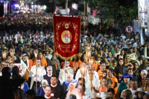 Milhares de fiéis lotam rodovia dos romeiros nos últimos dias da Romaria