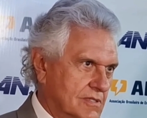 “Os candidatos descem num nível rasteiro e não querem discutir o Brasil”, diz Caiado