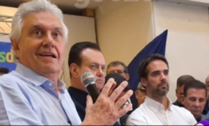 ‘Baixaria’, classifica Caiado sobre falas de Javier Milei, em convenção do PL [vídeo]