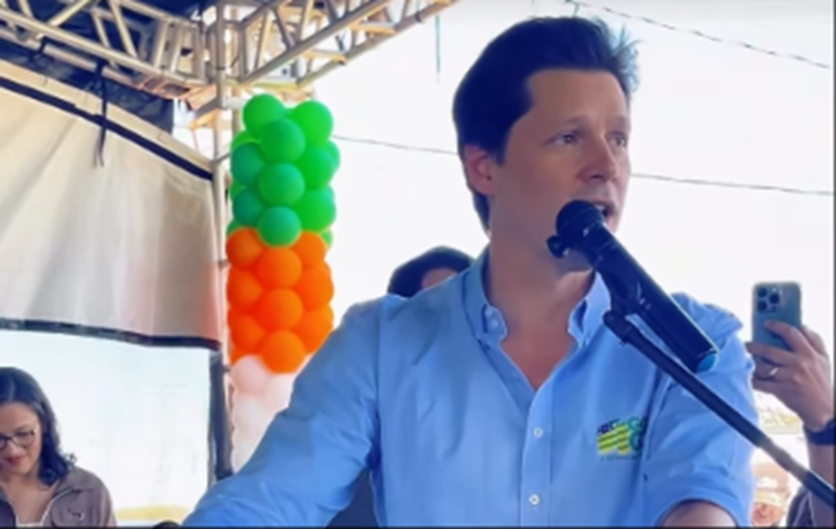 Daniel Vilela e Zé Délio entregam 268 casas a custo zero em Hidrolândia [vídeo]