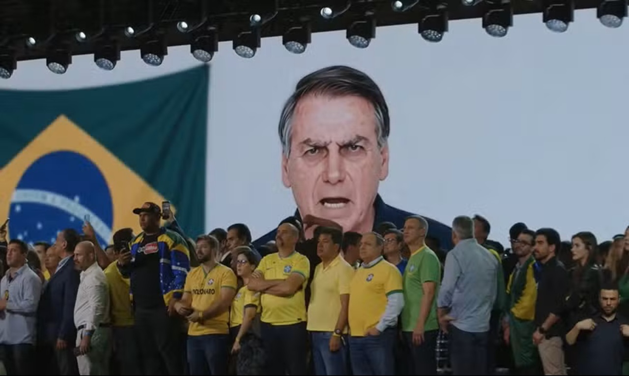 Bolsonaro tem 48 horas pra informar se autorizou vídeo com IA em convenção