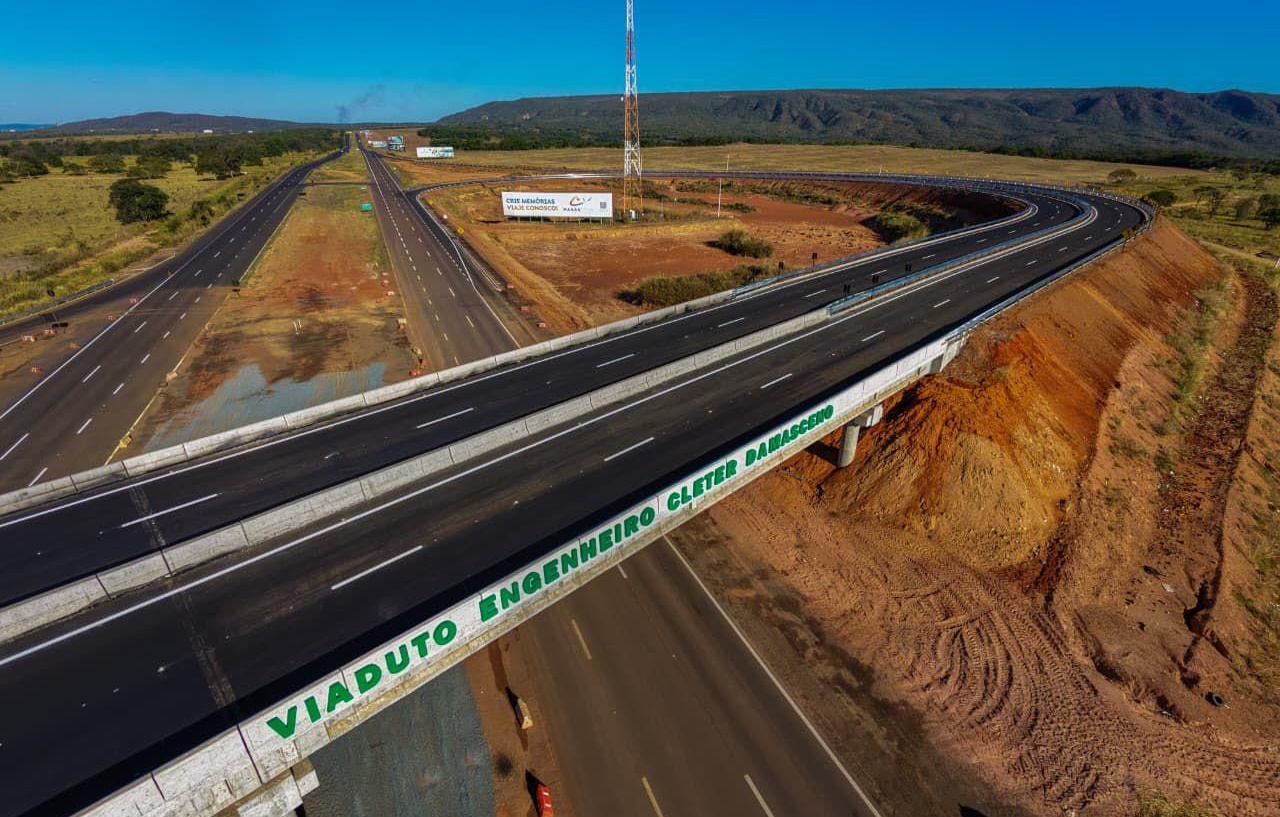 Daniel Vilela inaugura novo viaduto de Caldas e duplicação da GO-139