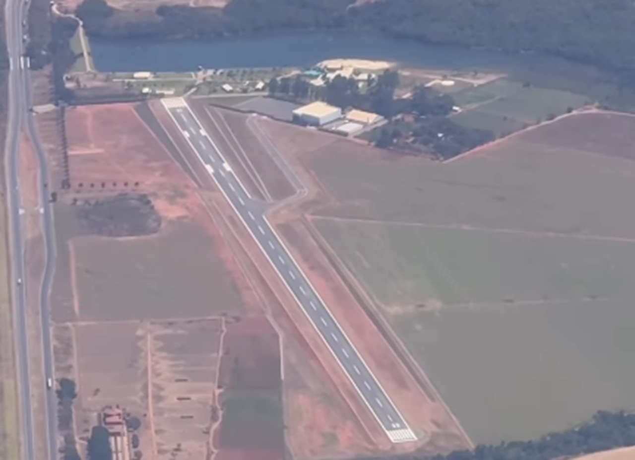 Do alto, comandante mostra aeroportos-executivos que chamam atenção na GO-020