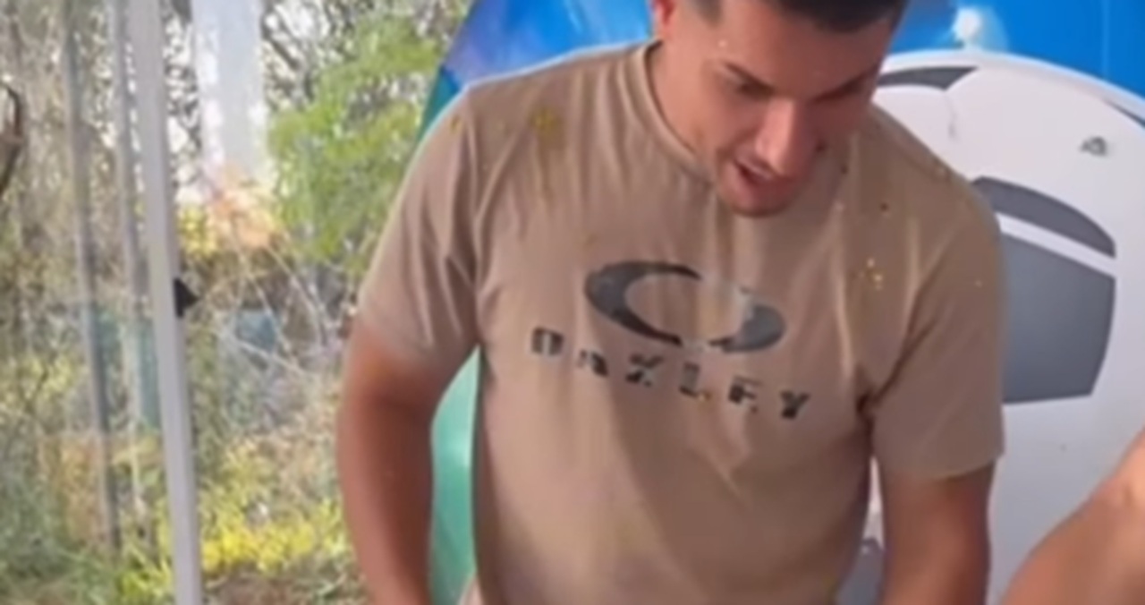 Imagem destacada do post: Mulher esconde PS5 dentro de bolo e reação do marido é imediata [vídeo]