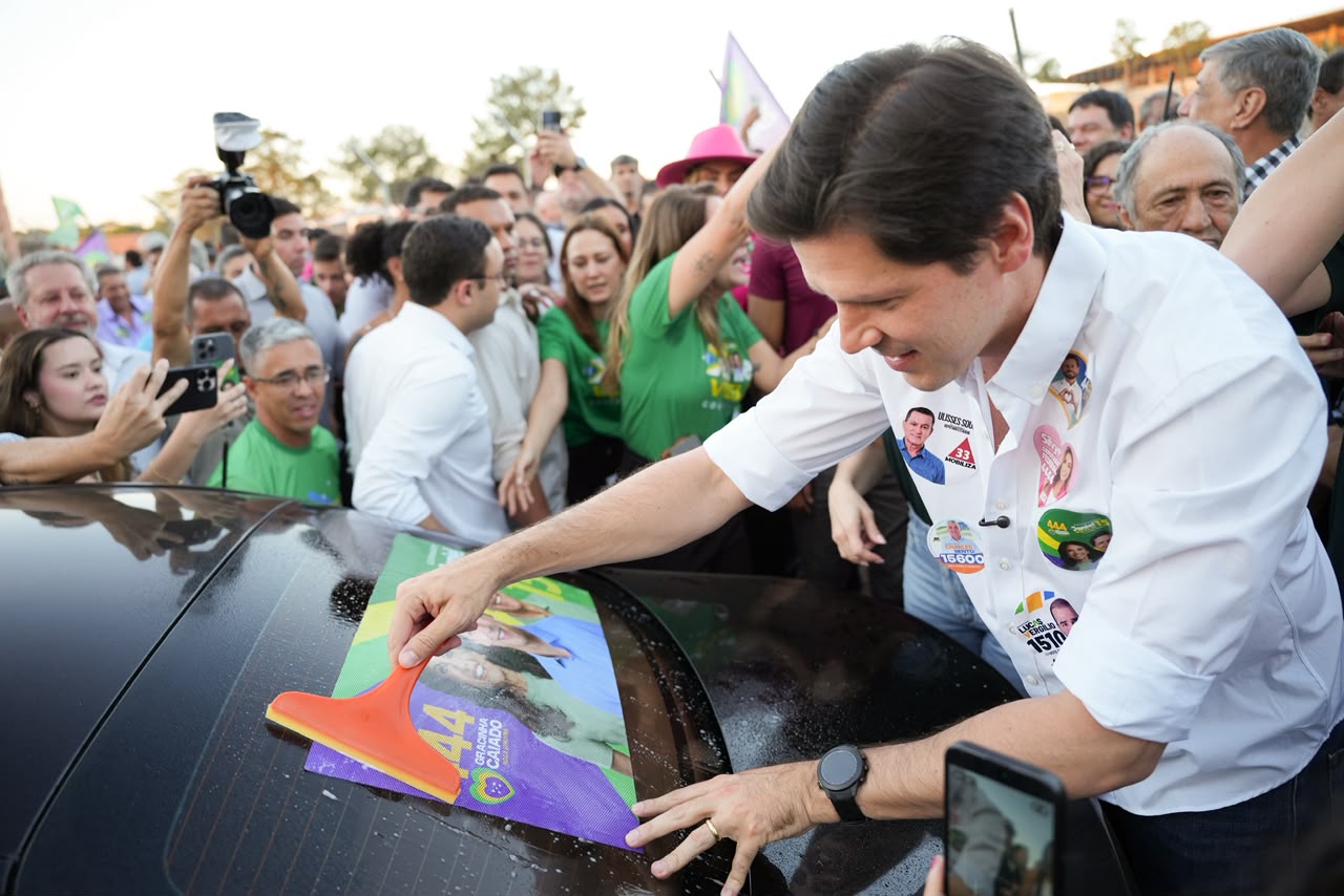 Daniel Vilela abre campanha em Goiânia com adesivaço no Serra Dourada: ‘simbólico’