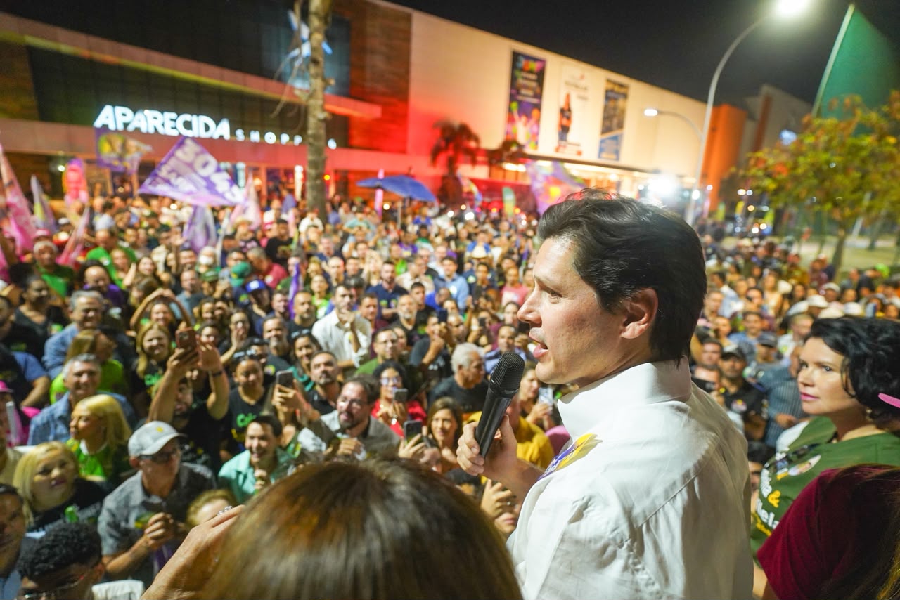 Daniel Vilela mobiliza reduto histórico com grande adesivaço em Aparecida