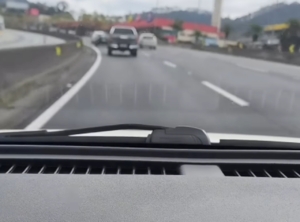 Vídeo viraliza ao mostrar técnica para manter o carro sempre centralizado na faixa