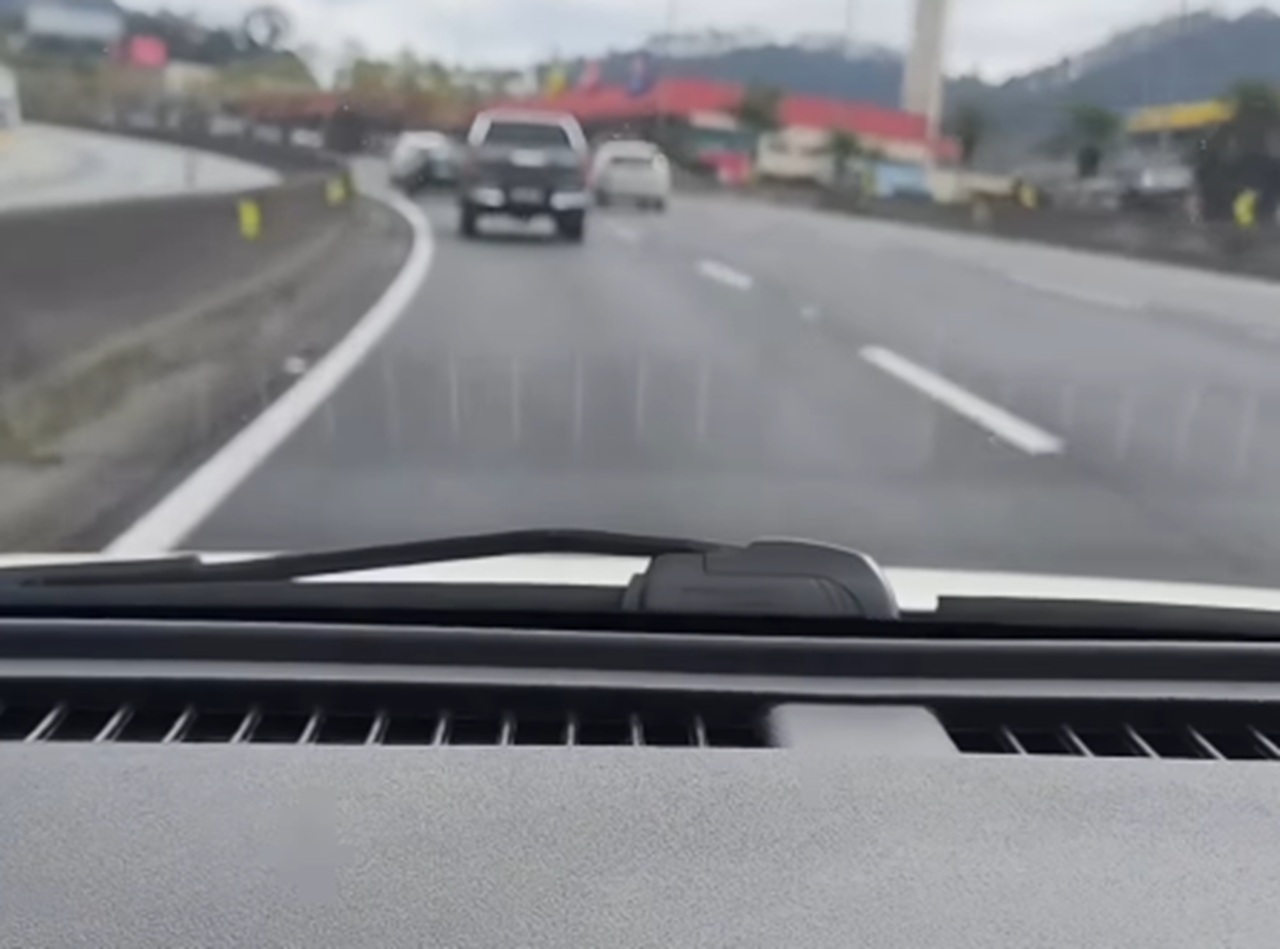 Imagem destacada do post: Vídeo viraliza ao mostrar técnica para manter o carro sempre centralizado na faixa