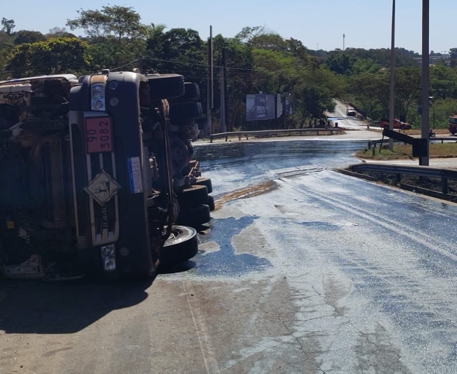 Transportadora é multada em R$ 2 milhões após biodiesel cair no Meia Ponte