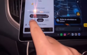 Motorista de aplicativo mostra estado do carro após viagem e gera debate [vídeo]