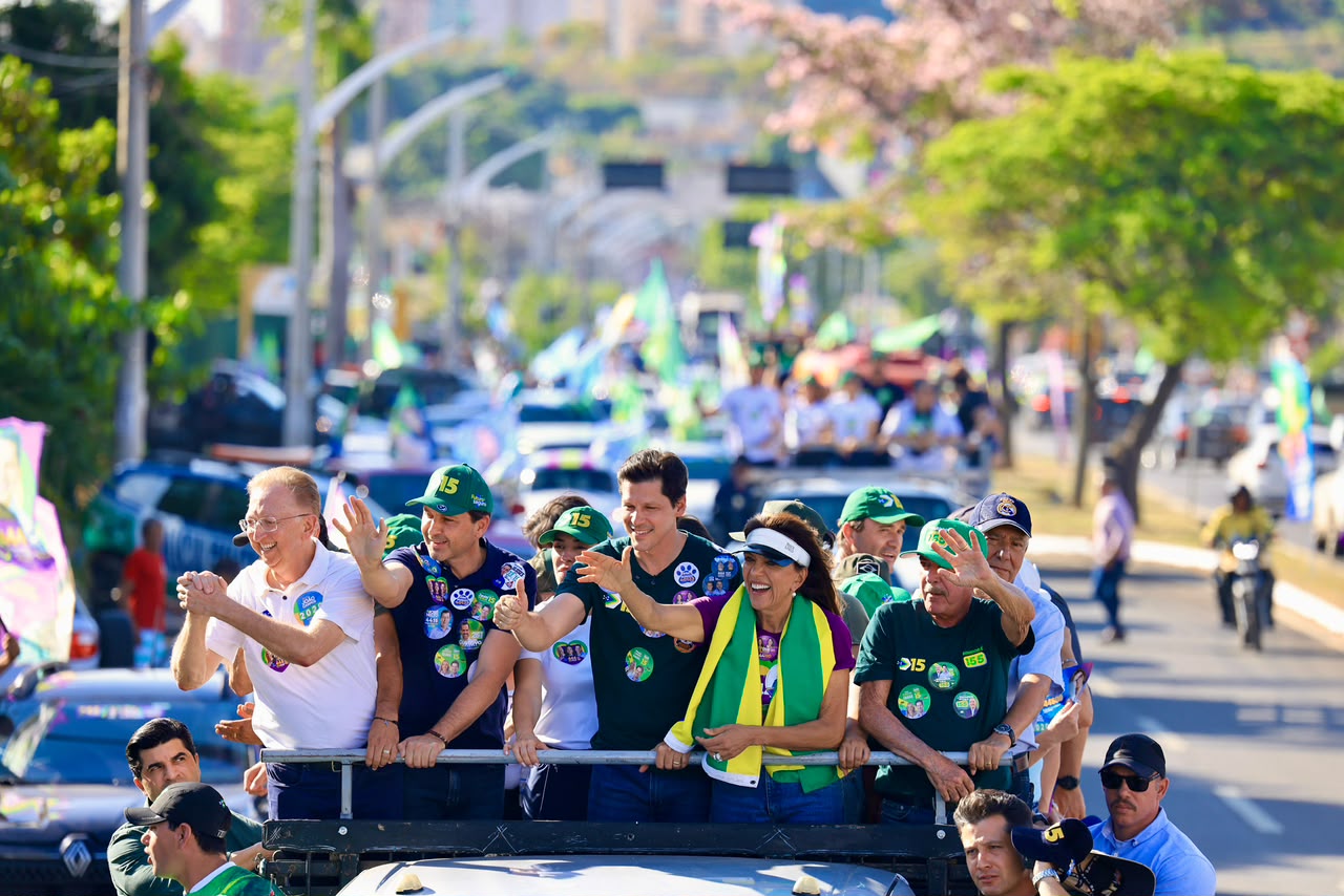 Daniel Vilela realiza megacarreata com 2 mil veículos em Aparecida