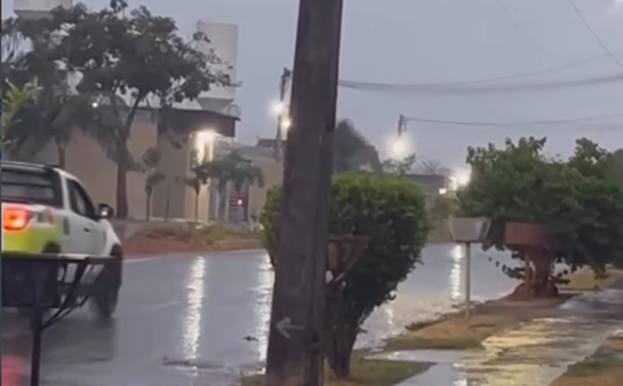 Moradores de Canedo e Bela Vista registram chuva nesta quarta-feira (02) [vídeo]