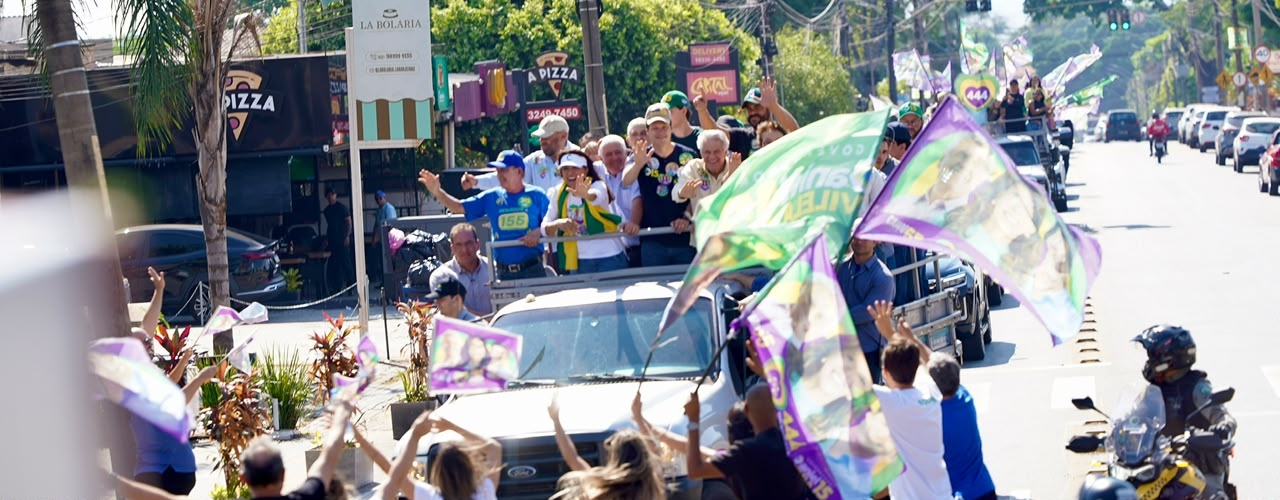 Daniel lidera carreata na região do Parque Atheneu e reúne apoiadores