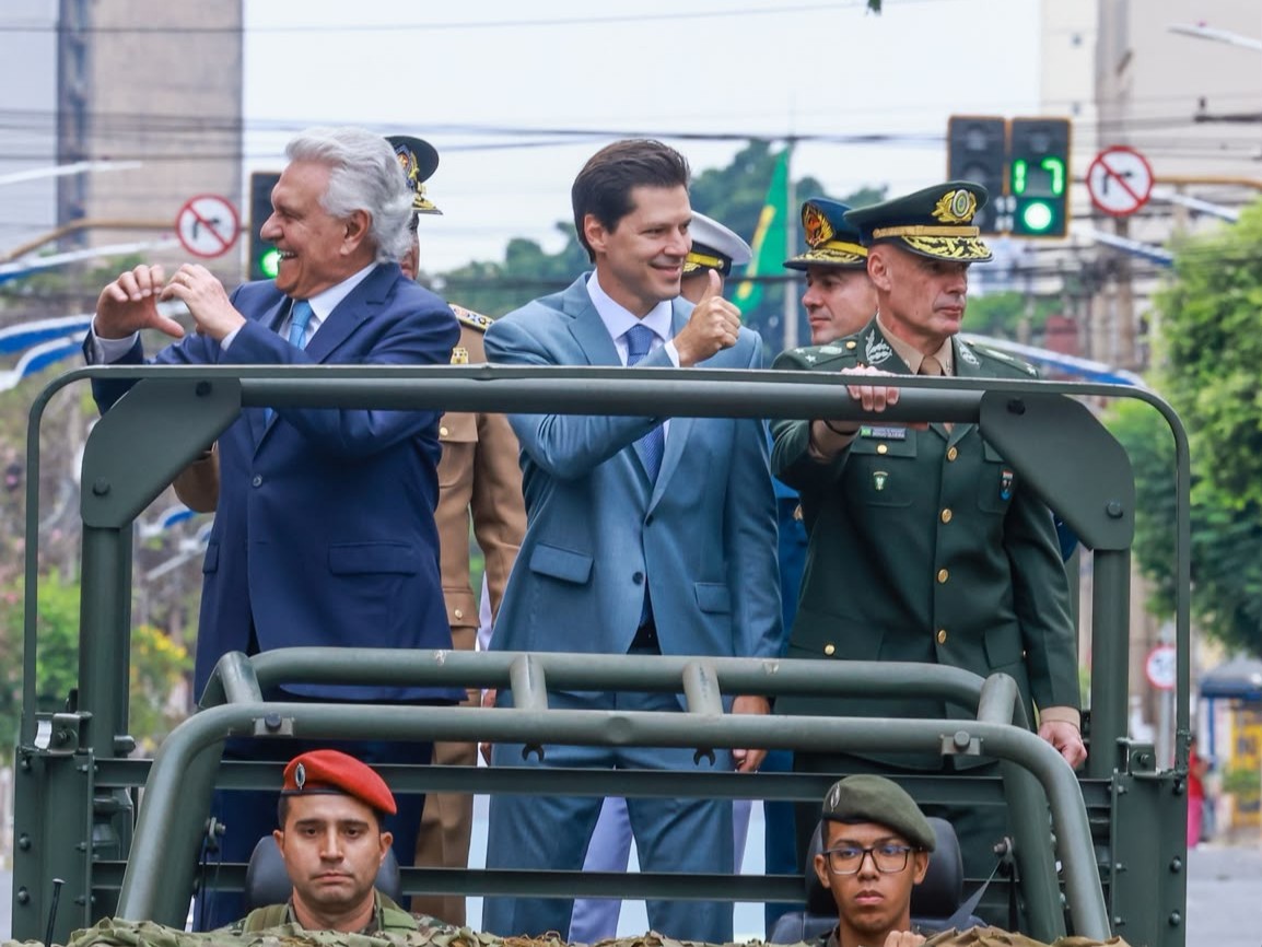 Ao lado de Caiado, Daniel Vilela participa de Desfile Cívico em Goiânia [vídeo]