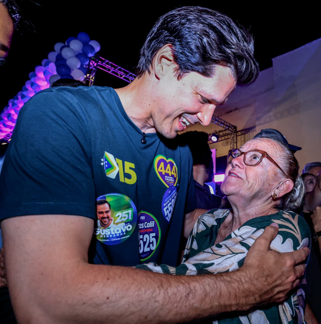 Daniel Vilela lidera com 45,6% e alcança 50,5% dos votos válidos, mostra Paraná Pesquisas