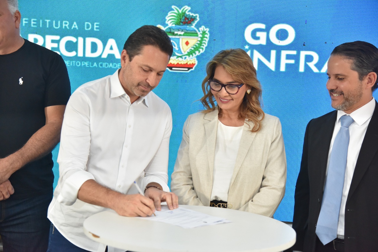 Aparecida e Estado assinam ordem de serviço do novo eixo viário até a GO-020