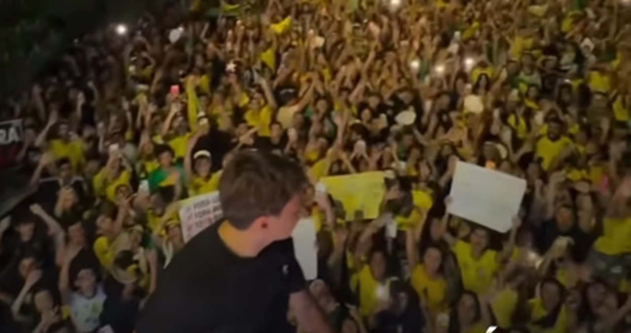 Nikolas rebate Janja e Lula após ser chamado de ‘piá de bosta’ e mostra multidão