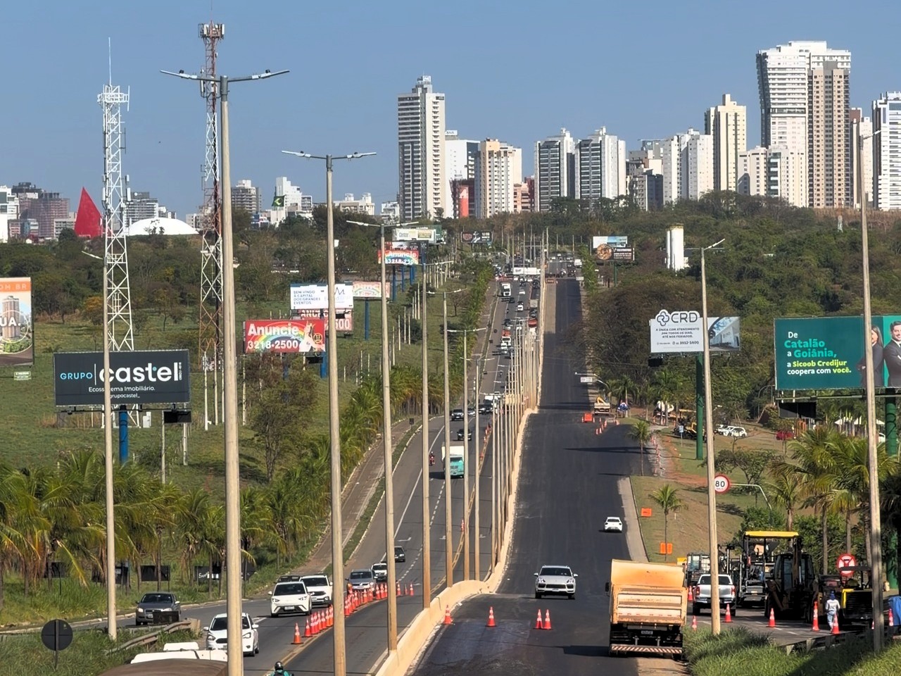 Recuperação da GO-020 chega a Goiânia e avança na região dos condomínios