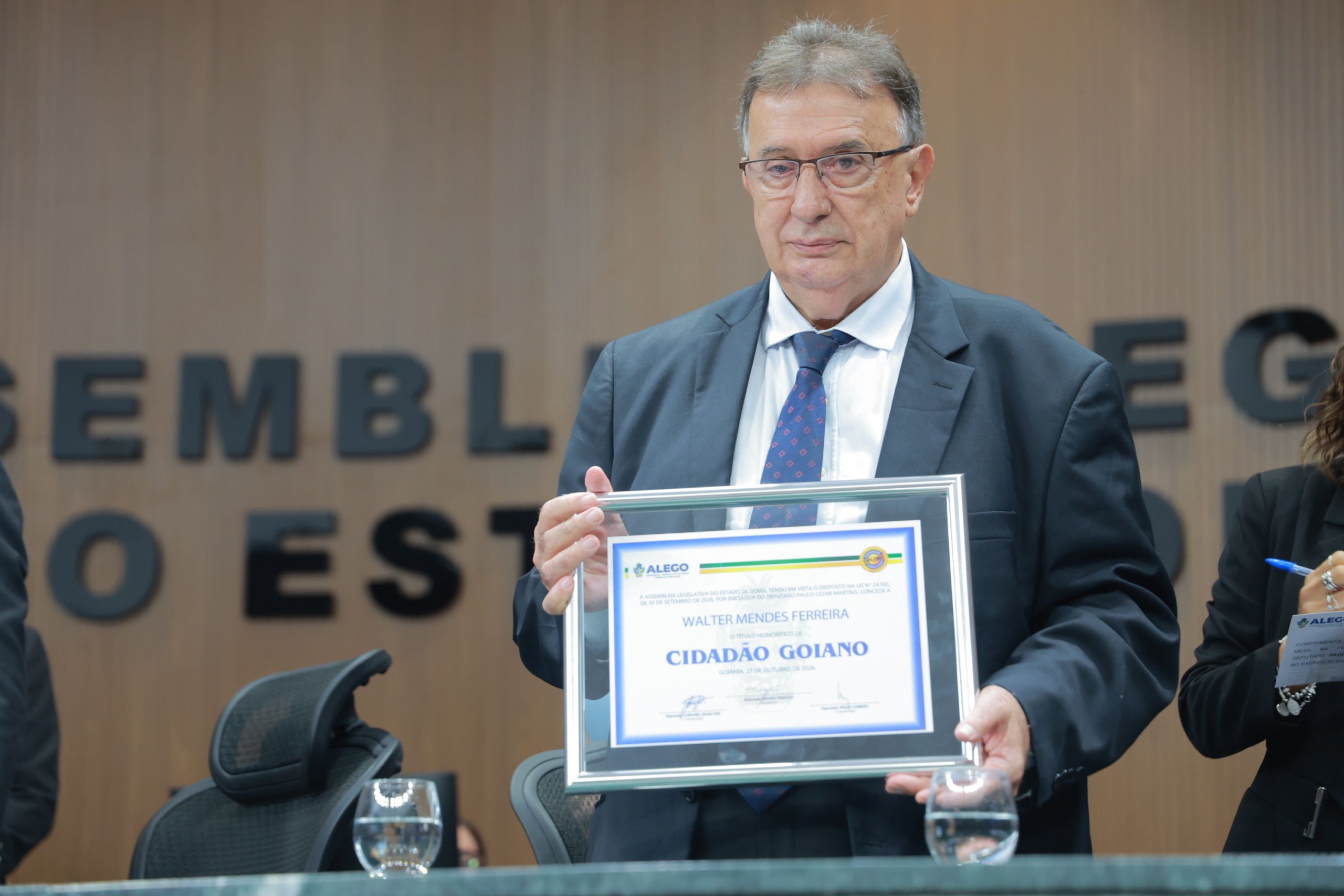 Físico que ajudou a salvar vidas no Césio-137 recebe título de cidadão goiano