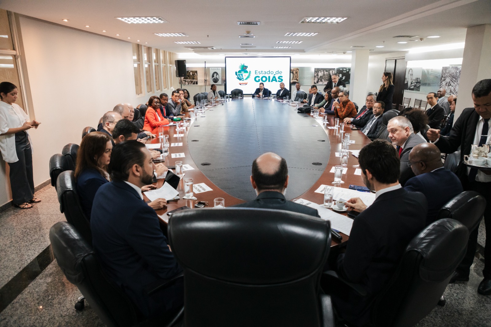 Governo apresenta potencial econômico de Goiás para representantes de 17 países