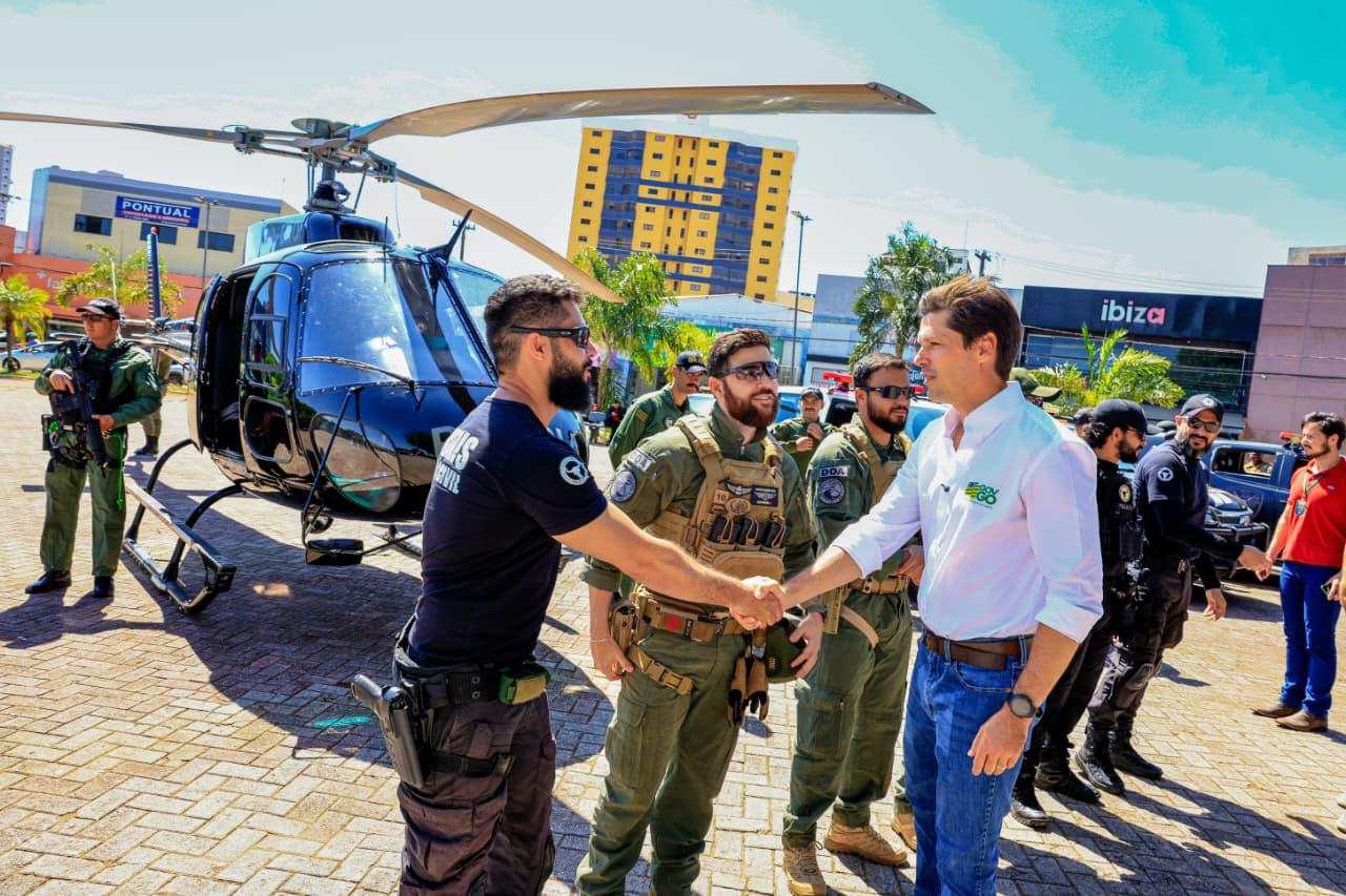 ‘Nenhuma facção controla palmo nenhum de terra nesse estado’, diz governador ao lançar operação