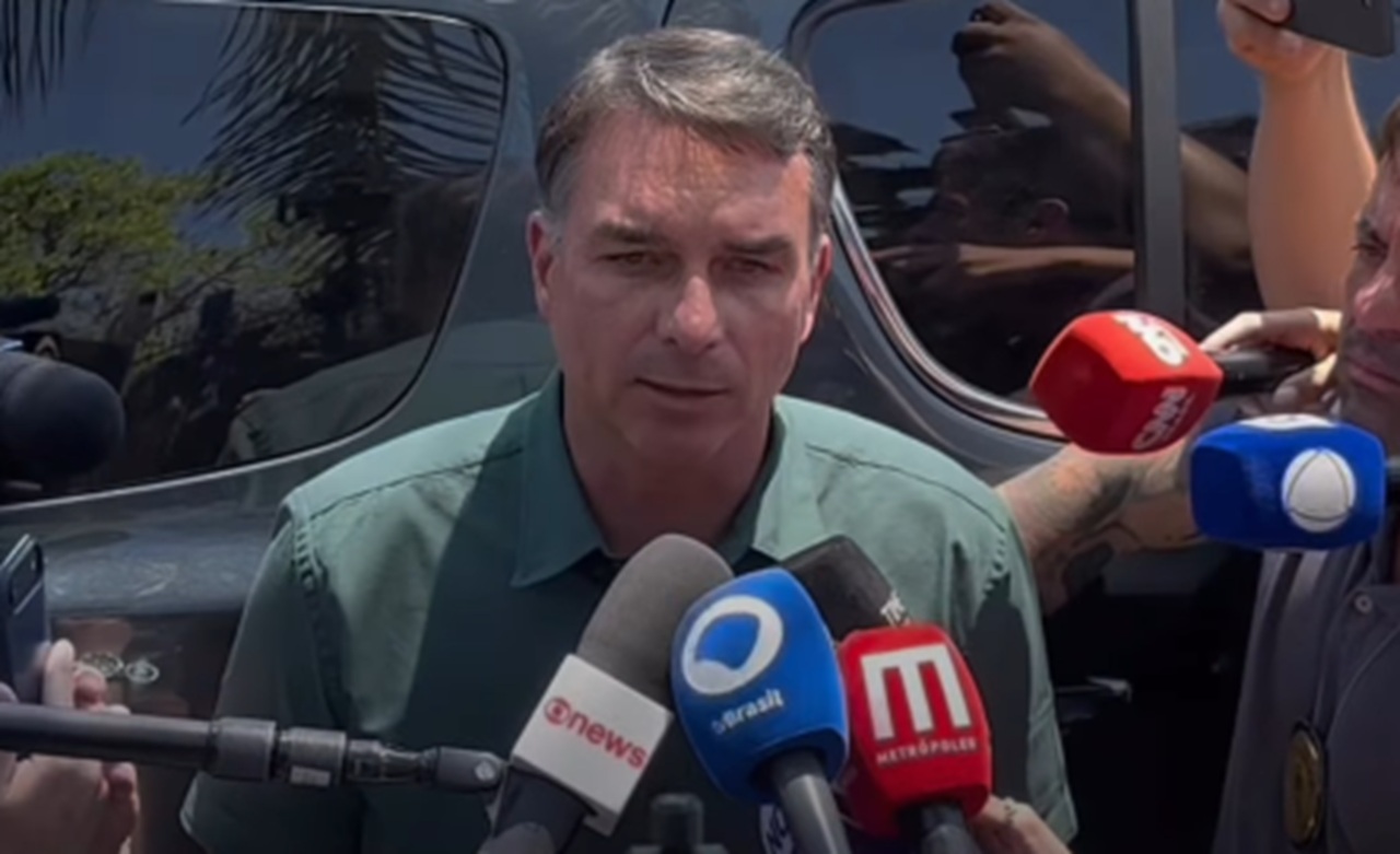 Após 90 dias sem ver o pai, Flávio diz que saiu ‘renovado’ de visita autorizada por Moraes