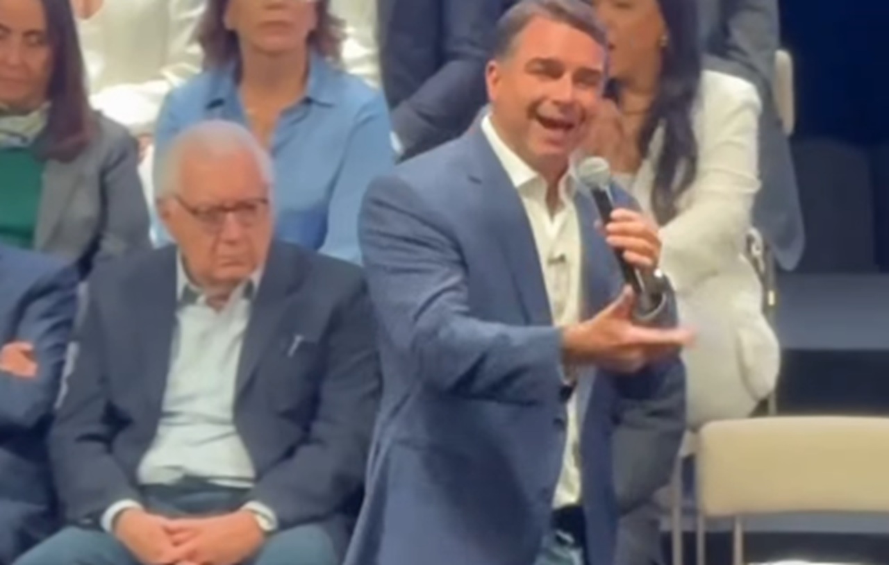 VÍDEO: ‘Estou lutando contra a cabeça da serpente’, diz Flávio Bolsonaro sobre PT