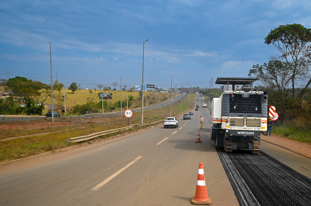 Novo trecho da GO-020 começa a ser restaurado no período noturno pra evitar fluxo de trânsito 3 go 020 restauracao