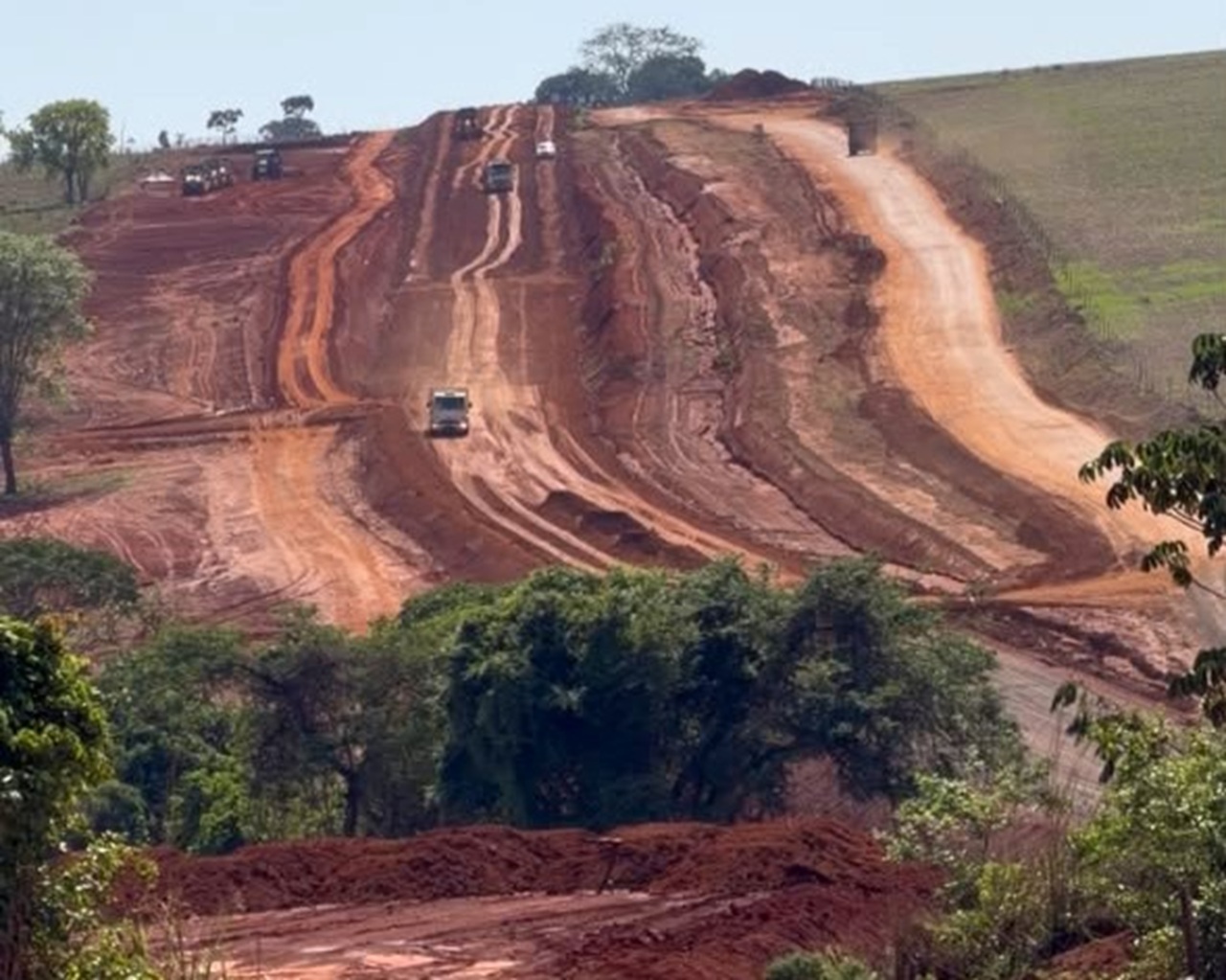 Obras da GO-219 avançam entre Hidrolândia e Bela Vista de Goiás