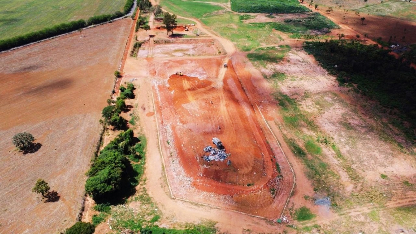 Prefeitura de Bela Vista dá continuidade ao cinturão verde no aterro sanitário