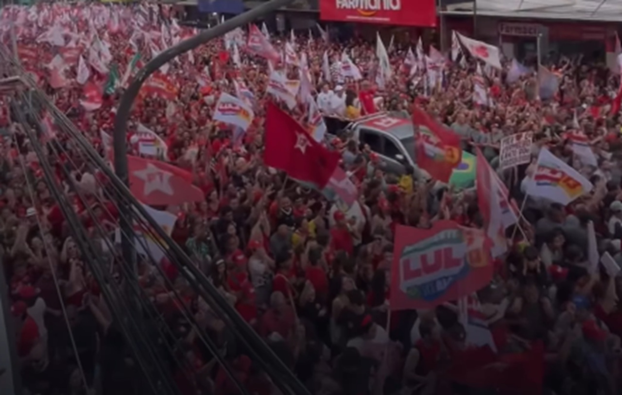 Veja como foram os atos de Flávio e Lula em Minas Gerais nesta quinta (15) e sexta (16)