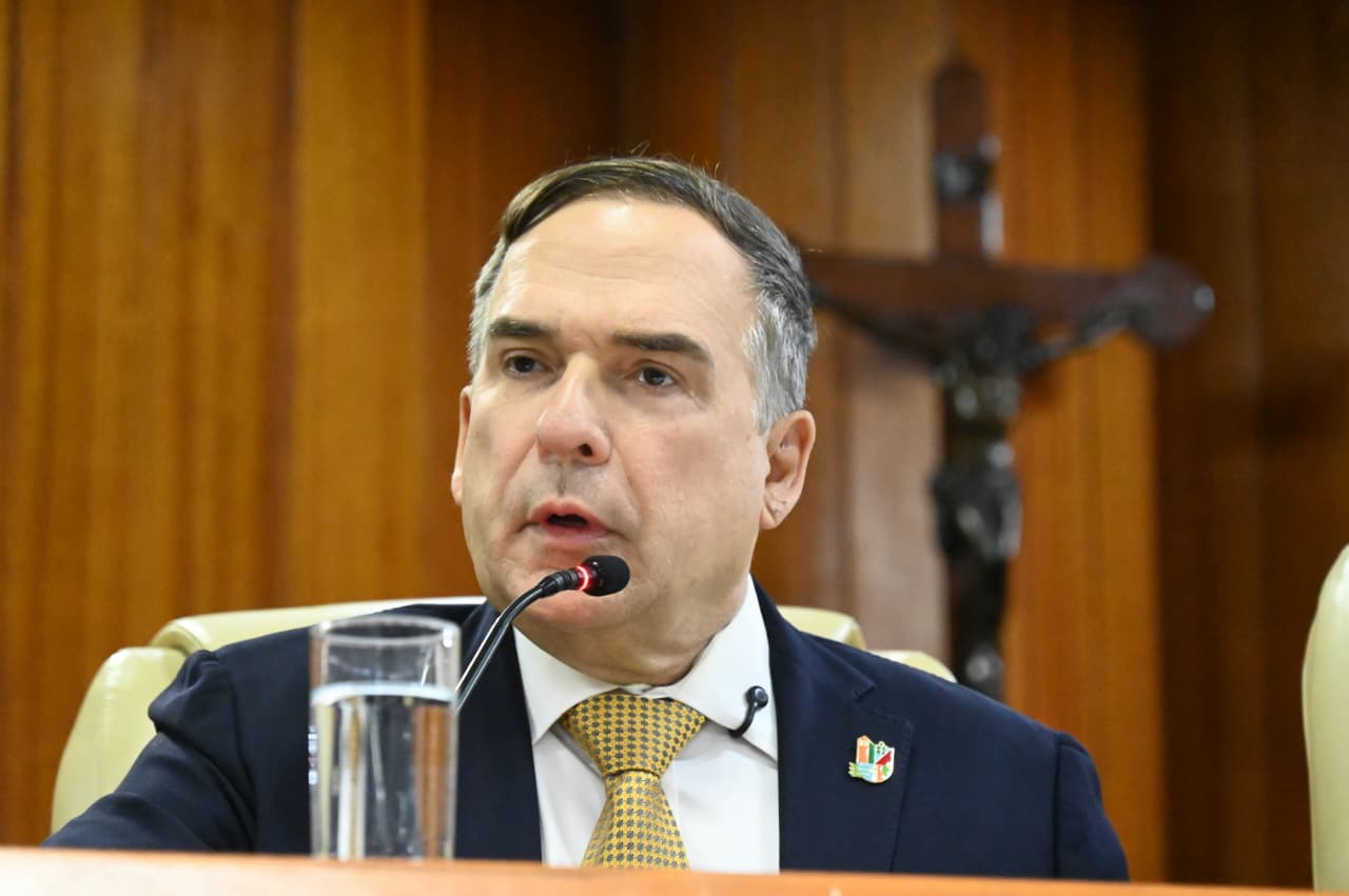 “Não vou aceitar que pobres paguem a mesma taxa que os ricos”, diz Sandro Mabel