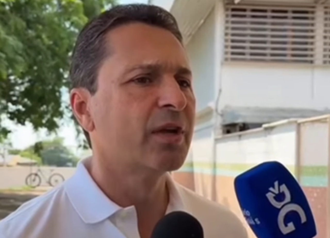 Prefeito Vilela vota e defende mais representação de Aparecida na Assembleia